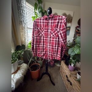 Gently Used Men’s Wrangler Burgundy & White Flannel Shirt